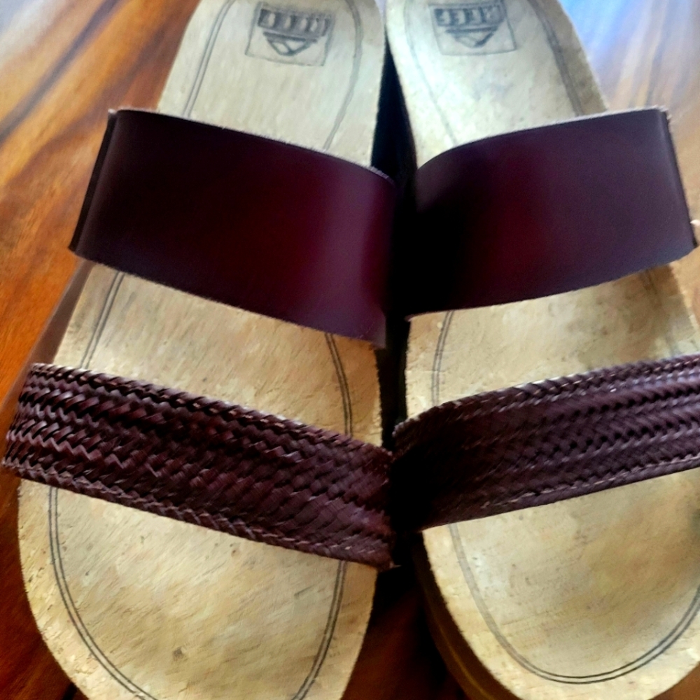 Reef Women's Burgundy Double-Strap Sandals